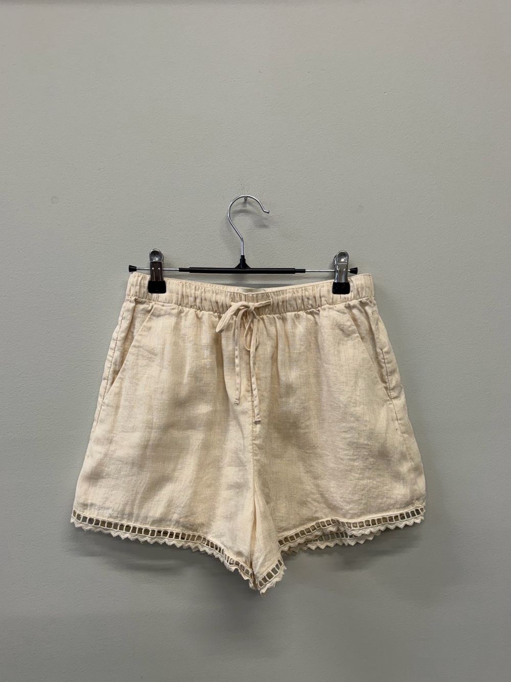 Abercrombie & Fitch Cream Drawstring Linen-Blend Shorts with Crochet Hem